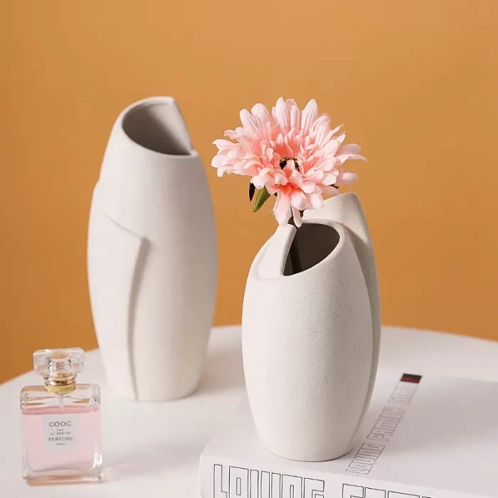 Modern Ceramic Vase for Living Room – Minimalist Nordic Shell-Inspired Flower Vase for Elegant Home Décor & Table Centerpieces