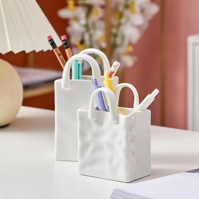 Handbag-Shaped Ceramic Vase – Modern White Porcelain Flower Vase for Tabletop Decor, Makeup Brush Holder, or Dried Flower Arrangement